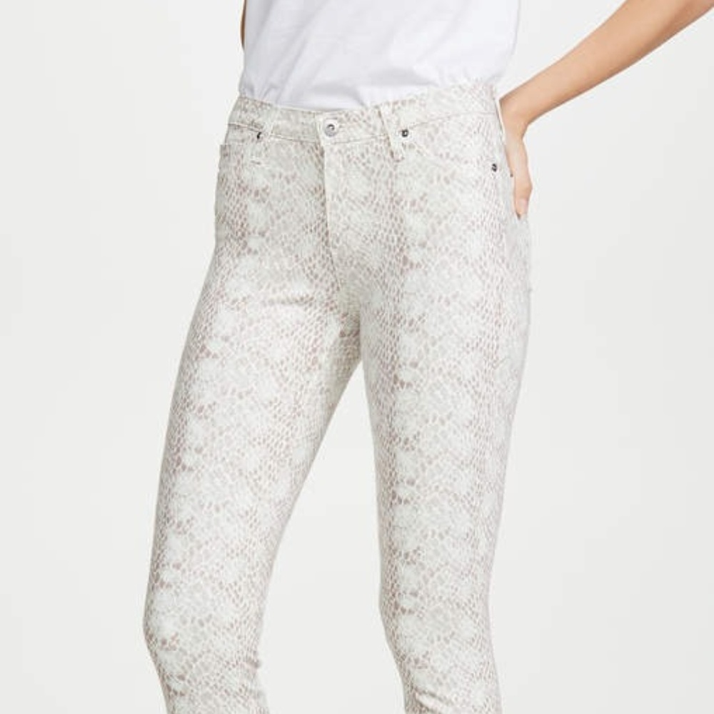 N Y & C Silver Snakeskin Skinny Jean Size 8 NWT